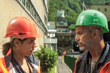 Bande-annonce : Zita Hanrot voit 