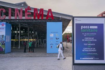 Cinéma: les ventes de billets s'écroulent