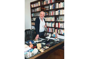 Dans le bureau de François Berléand