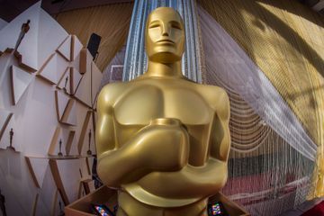 Oscars : des prix remis à l'abri des caméras