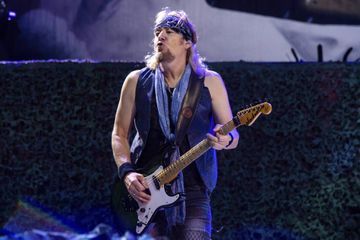 Adrian Smith s'échappe d'Iron Maiden