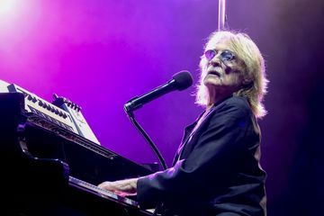 Christophe en réanimation et "toujours intubé", son épouse Véronique s&#39;exprime