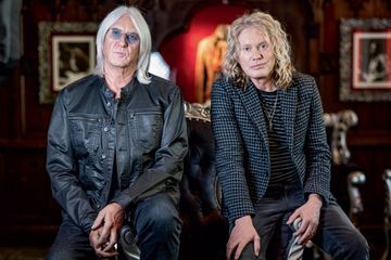 Def Leppard : les vétérans du métal reviennent avec «Diamond Star Halos»