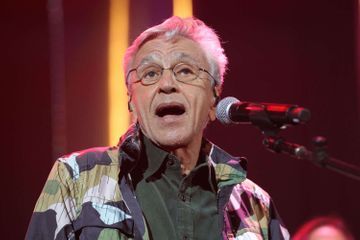 Le chanteur brésilien Caetano Veloso positif au Covid-19