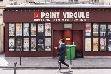 "Aujourd'hui, porter un masque au théâtre est aussi banal que de porter des lunettes"