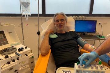 Andrea Bocelli a souffert du coronavirus avec sa famille, 