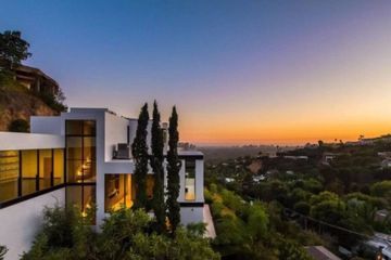 Ariana Grande acquiert une villa nichée sur les collines de Hollywood