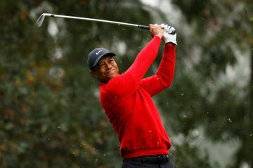 Blessé aux jambes dans un grave accident, Tiger Woods a 