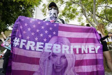 Britney Spears libérée de son père, la juge le suspend de son rôle de tuteur