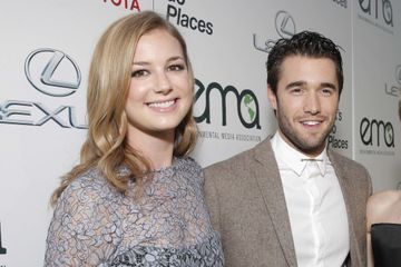 Emily VanCamp fête ses 10 ans de relation avec Joshua Bowman