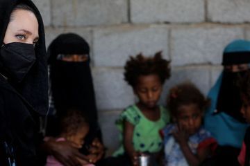 En images, Angelina Jolie à la rencontre de réfugiés du Yémen