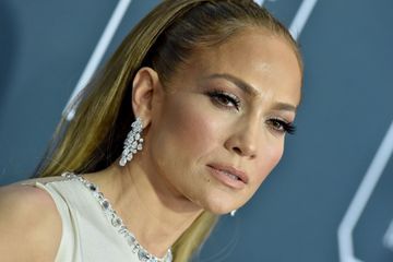 Interpellée pour son supposé recours au Botox, Jennifer Lopez réplique