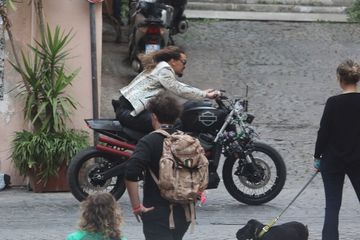 Jason Momoa, en pleine action dans les rues de Rome pour le tournage de «Fast and Furious 10»