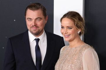 Jennifer Lawrence, future maman glamour au bras de Leonardo DiCaprio