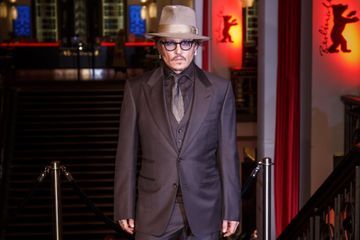 Johnny Depp accuse un tabloïd anglais d'avoir piraté son téléphone