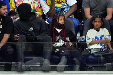 Kanye West emmène ses enfants North et Saint au Super Bowl