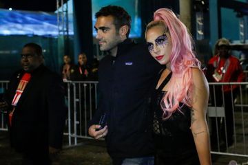 Lady Gaga s'affiche au bras d'un nouvel homme