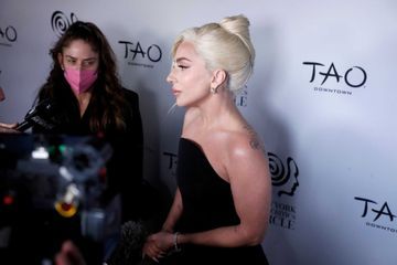 Lady Gaga, éblouissante aux New York Film Critics Circle Awards
