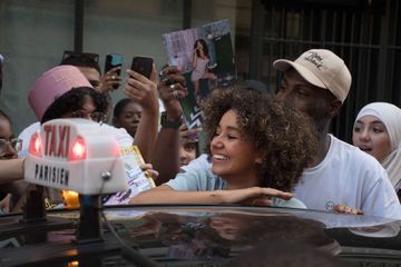 Léna Mahfouf et son «hôtel» provoquent l'émeute en plein Paris