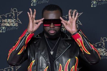 Maitre Gims s'affiche sans ses lunettes