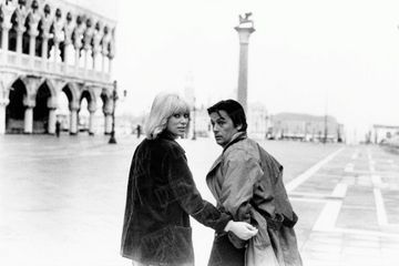Dans les archives de Match - Mireille Darc et Alain Delon, romance à Venise
