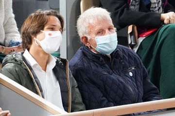 Moments de complicité pour Patrick Poivre d'Arvor et son petit-fils à Roland-Garros