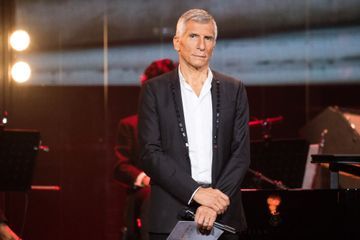 Nagui rattrapé par l'émotion à l'antenne en évoquant ses parents décédés