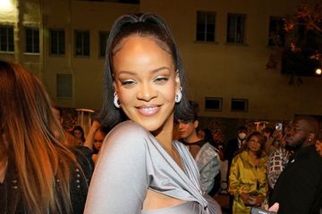 Rihanna, sa première sortie surprise depuis son accouchement