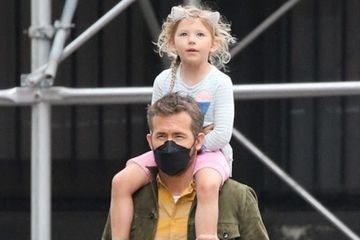 Ryan Reynolds, en balade avec sa fille James