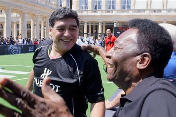 Quand Pelé et Maradona s'affrontaient à Paris !