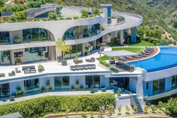 Travis Scott paye cash une énorme villa avec vue panoramique