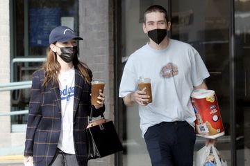 Victoria Pedretti et Dylan Arnold, les amoureux de la série «You»