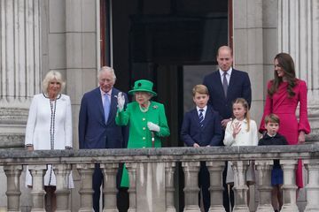 Elizabeth II réapparaît enfin, ultime sortie en famille pour clore le jubilé