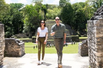 Kate Middleton et le prince William à l'assaut de la pyramide maya de Caana