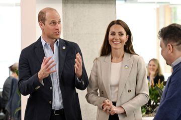 Kate Middleton de retour à Londres : look de working girl efficace au côté de William
