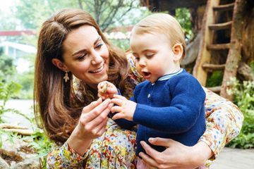 Kate Middleton, mère complice avec ses enfants - Kate Middleton tendre avec George, Charlotte et Louis : leur discrète complicité en images