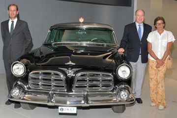 Royautés, le saviez-vous ? - La Chrysler Imperial 1956 du prince Rainier III, premier «carrosse» de Grace Kelly