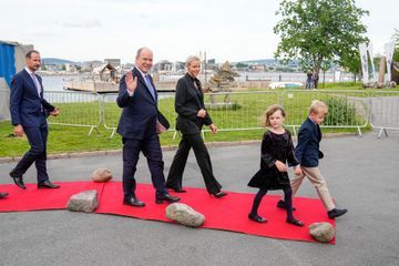 Charlène a assuré une visite officielle à Oslo avec le prince Albert II et les jumeaux