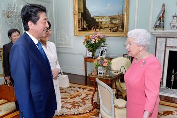 Elizabeth II attristée par la mort de Shinzo Abe, comme Willem-Alexander et Maxima