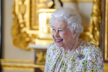 Elizabeth II enjouée et apparemment en forme à Windsor