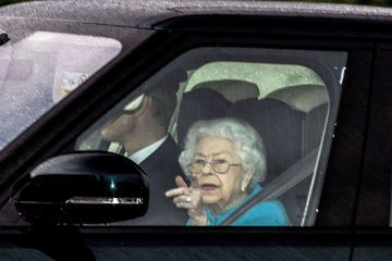 Elizabeth II est de retour à Windsor, après un atterrissage fort compliqué