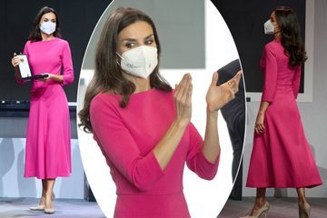 Letizia lumineuse en fuchsia pour une cérémonie à Pampelune