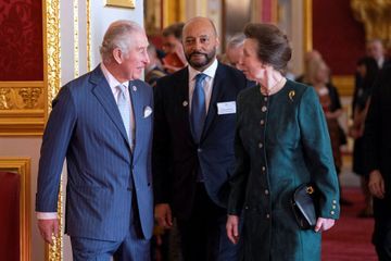 Le prince Charles a repris le travail en compagnie de sa soeur la princesse Anne