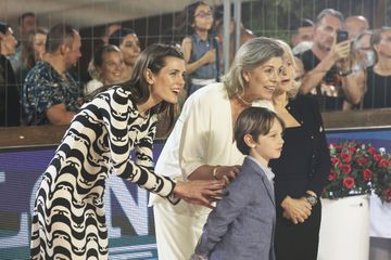 Raphaël Elmaleh, rare apparition auprès de Charlotte Casiraghi et de Caroline de Monaco