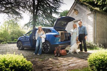 Skoda Enyaq iV 80 et famille Poussin