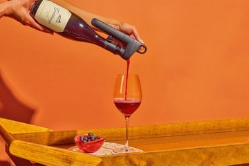 Goûter le vin sans... le déboucher : l'étonnant système Coravin