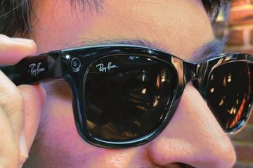 Les lunettes pour en prendre plein... les oreilles !