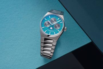 Frédérique Constant réinvente sa célèbre Highlife