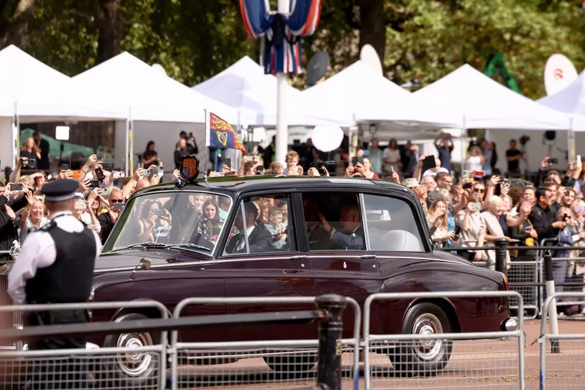 FALLECIÓ LA REINA ISABEL II, TRISTEZA Y ESTUPOR EN EL MUNDO ENTERO - Página 3 2022-09-10t125232z_1533756639_rc2cew9j9yss_rtrmadp_3_britain-royals-queen