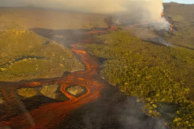 Le volcan Wolf est entré en éruption dans l'archipel des Galapagos, le 7 janvier 2022.
